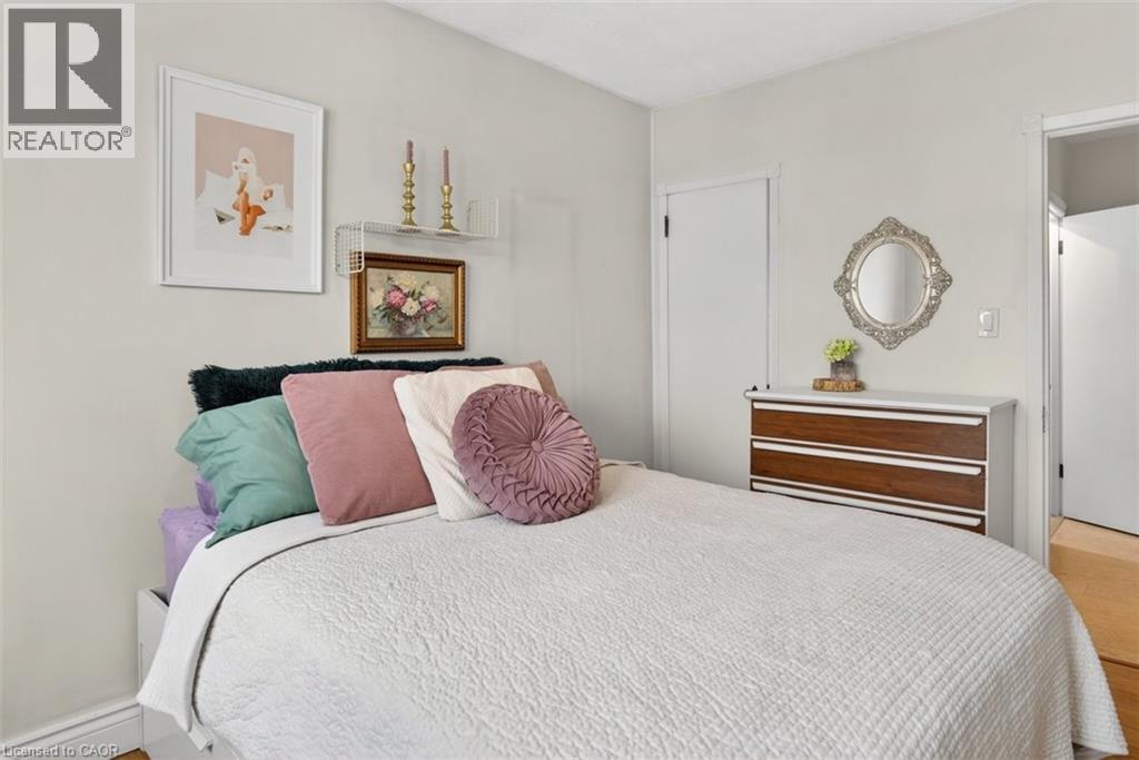 285 Bold Street Unit# 11, Hamilton, ON - Indoor Photo Showing Bedroom