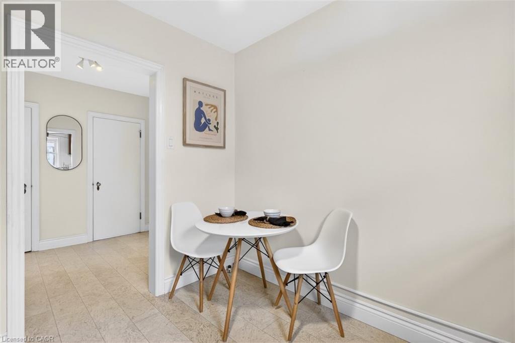 285 Bold Street Unit# 11, Hamilton, ON - Indoor Photo Showing Dining Room