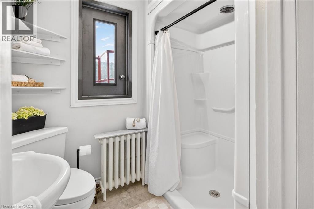 285 Bold Street Unit# 11, Hamilton, ON - Indoor Photo Showing Bathroom