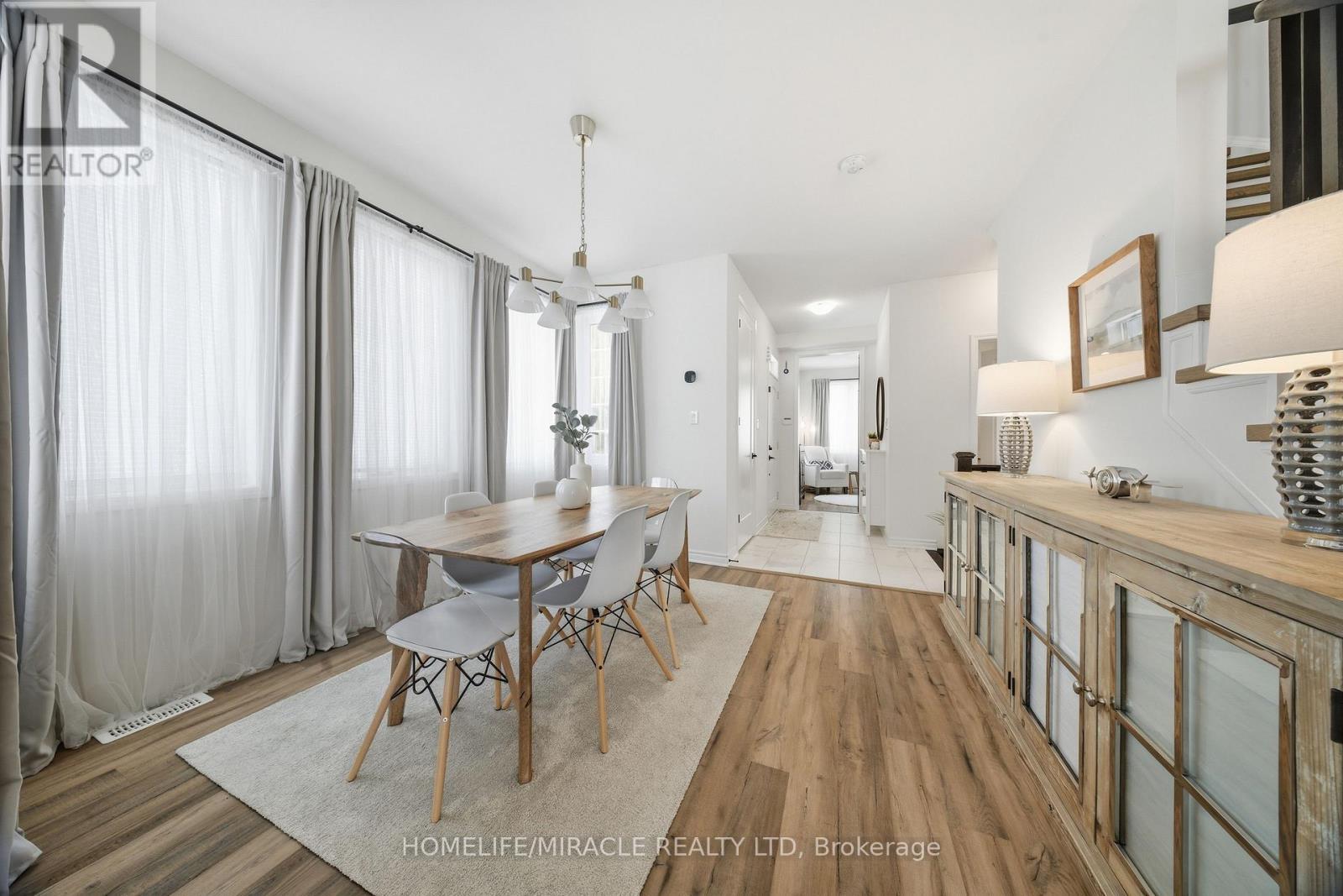 919 Ash Gate, Milton, ON - Indoor Photo Showing Dining Room
