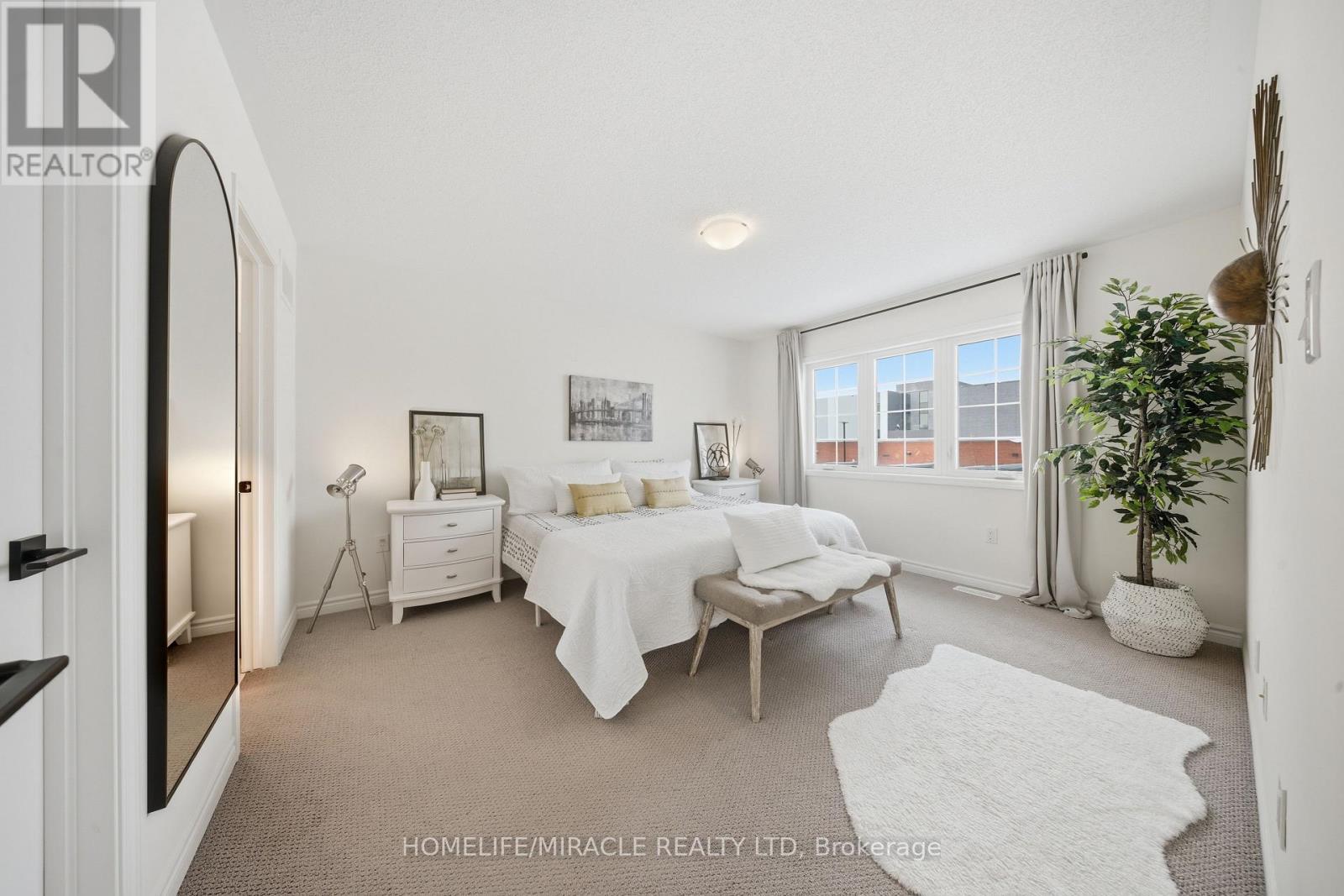 919 Ash Gate, Milton, ON - Indoor Photo Showing Bedroom