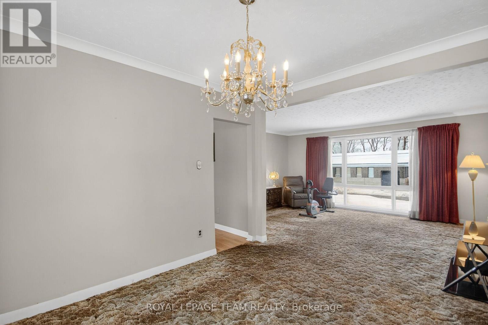 1494 Meadow Drive, Ottawa, ON - Indoor