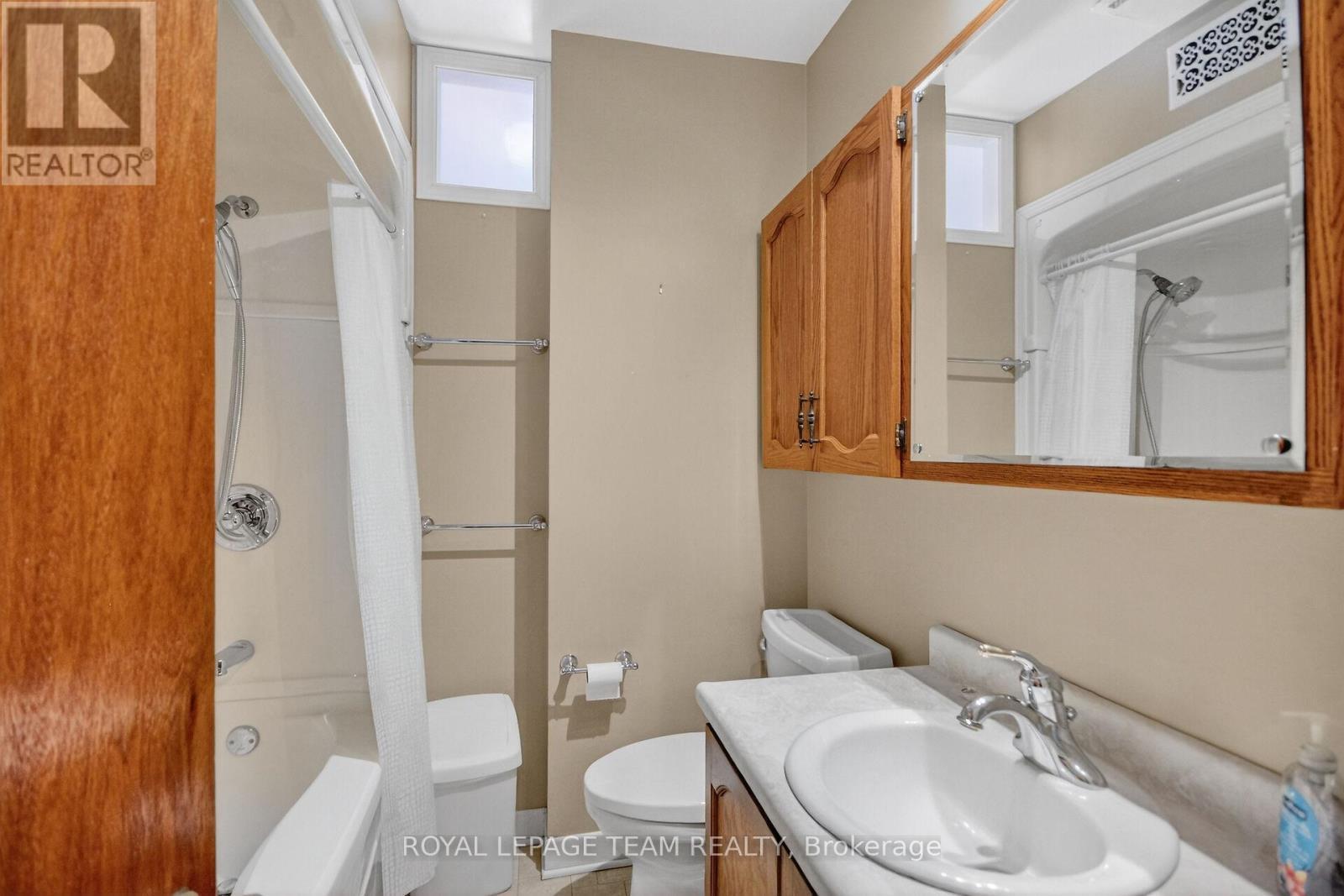 1494 Meadow Drive, Ottawa, ON - Indoor Photo Showing Bathroom