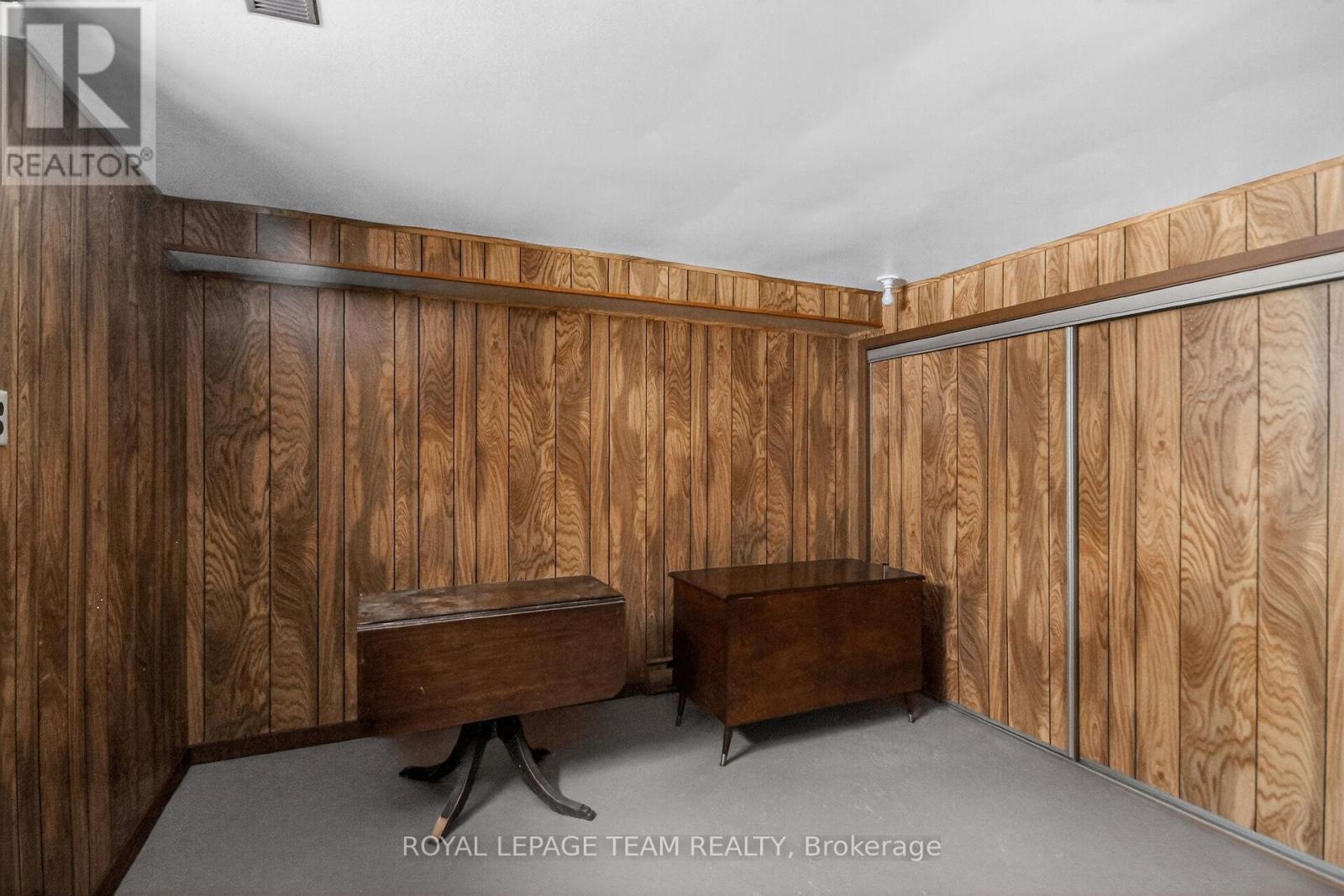 1494 Meadow Drive, Ottawa, ON - Indoor Photo Showing Other Room