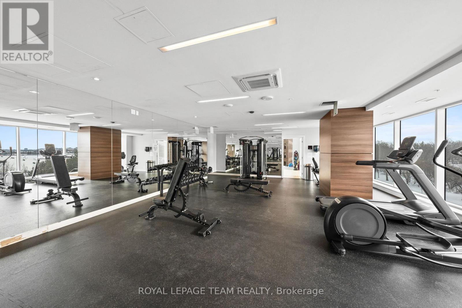906 - 805 Carling Avenue, Ottawa, ON - Indoor Photo Showing Gym Room
