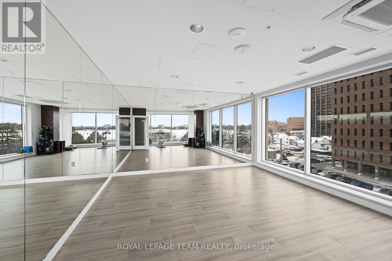 906 - 805 Carling Avenue, Ottawa, ON - Indoor Photo Showing Other Room