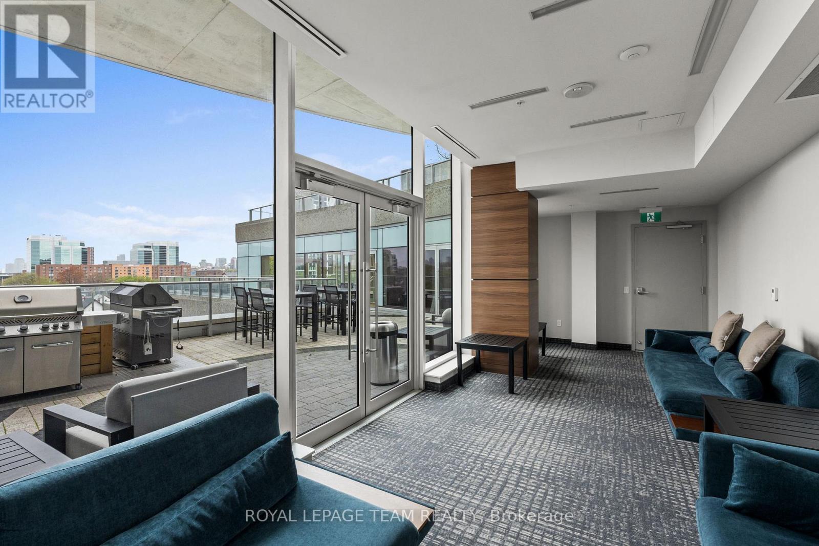 906 - 805 Carling Avenue, Ottawa, ON - With Exterior