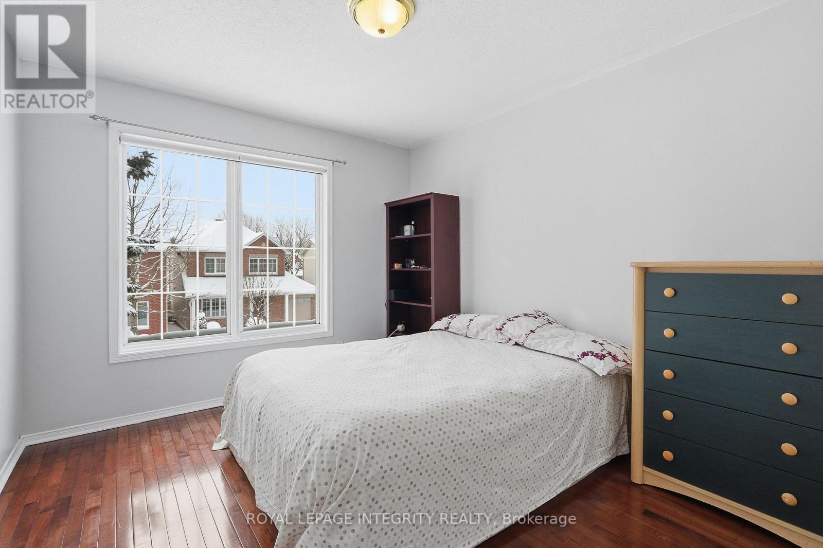 2104 Sandy Oaks Drive, Ottawa, ON - Indoor Photo Showing Bedroom