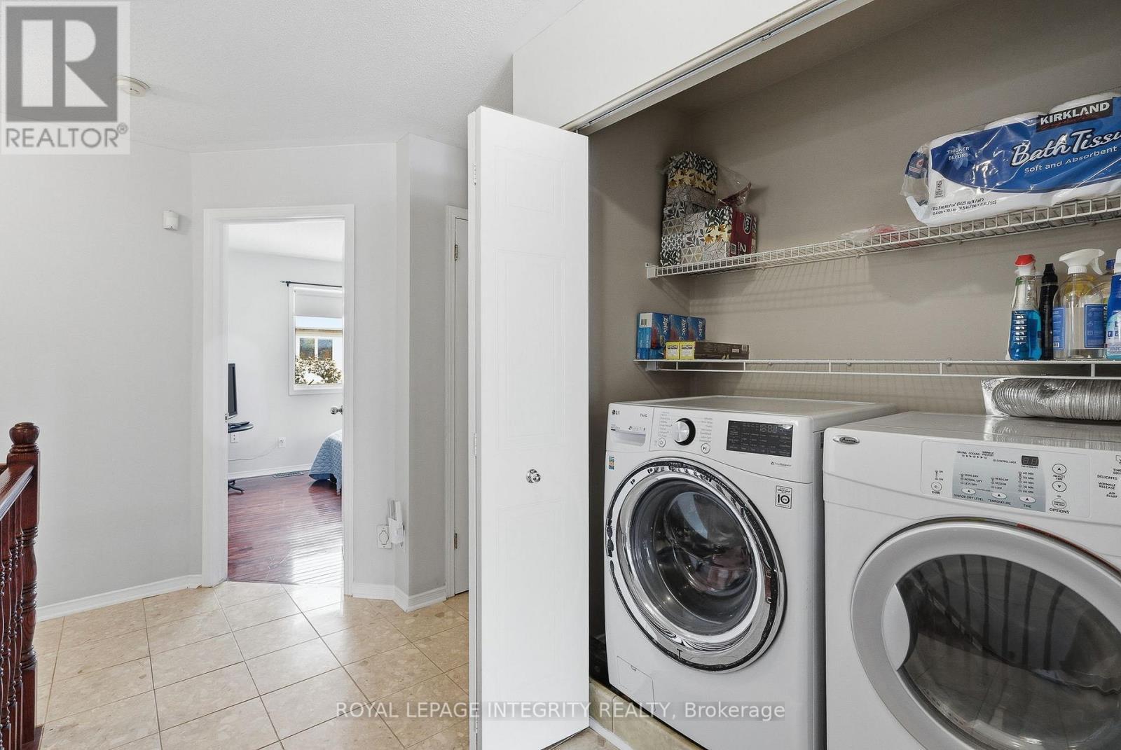 2104 Sandy Oaks Drive, Ottawa, ON - Indoor Photo Showing Laundry Room
