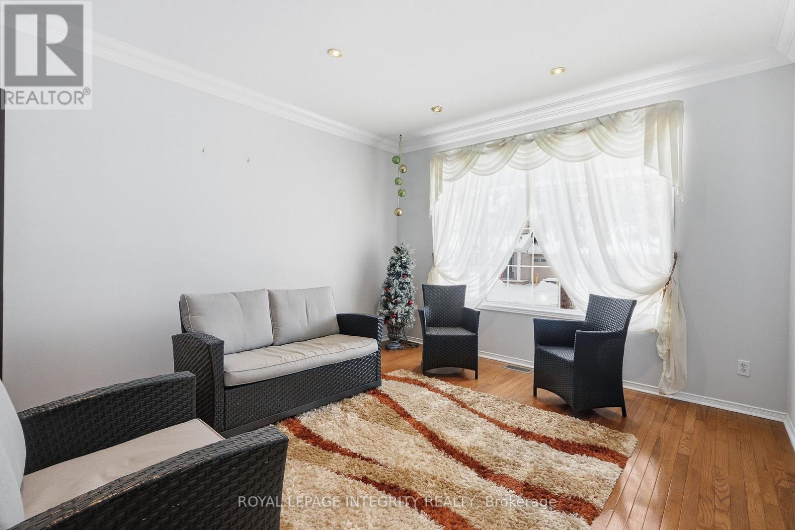 2104 Sandy Oaks Drive, Ottawa, ON - Indoor