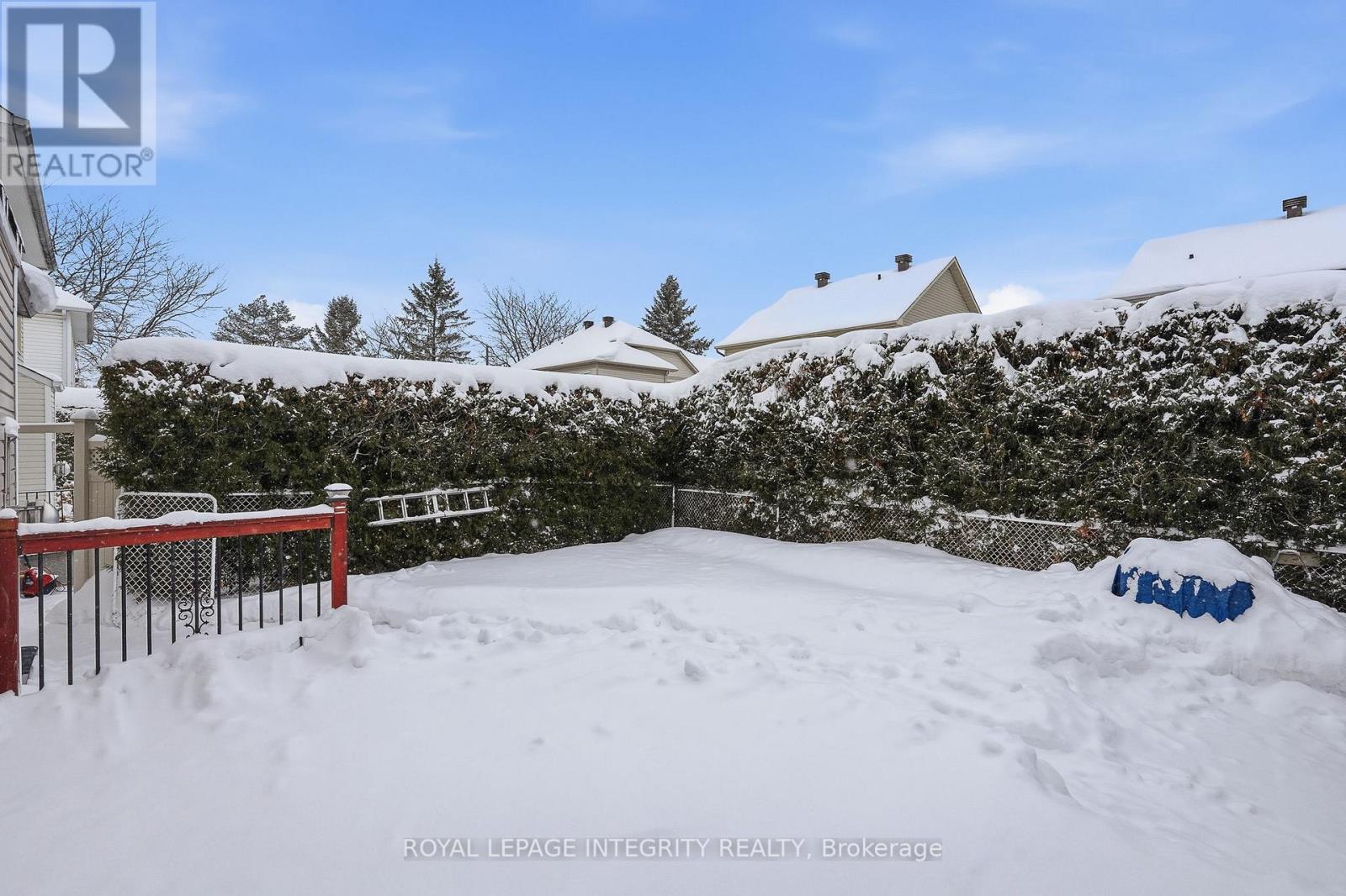 2104 Sandy Oaks Drive, Ottawa, ON - Outdoor