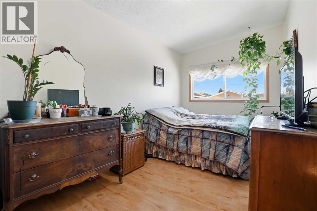 4421 35 Avenue, Red Deer, AB - Indoor Photo Showing Bedroom