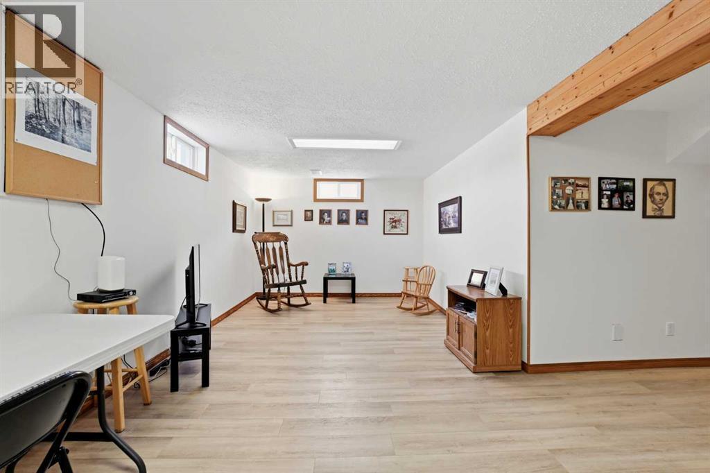 4421 35 Avenue, Red Deer, AB - Indoor Photo Showing Other Room