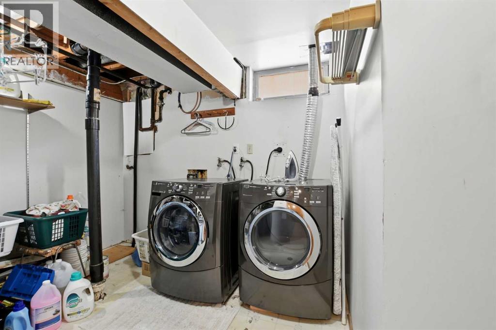 4421 35 Avenue, Red Deer, AB - Indoor Photo Showing Laundry Room