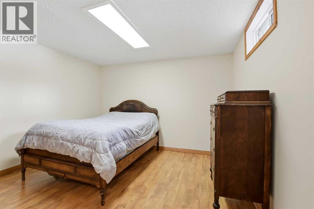 4421 35 Avenue, Red Deer, AB - Indoor Photo Showing Bedroom