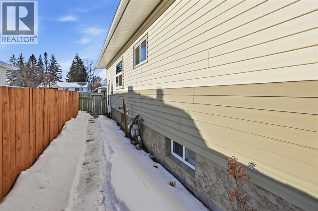 4421 35 Avenue, Red Deer, AB - Outdoor With Exterior