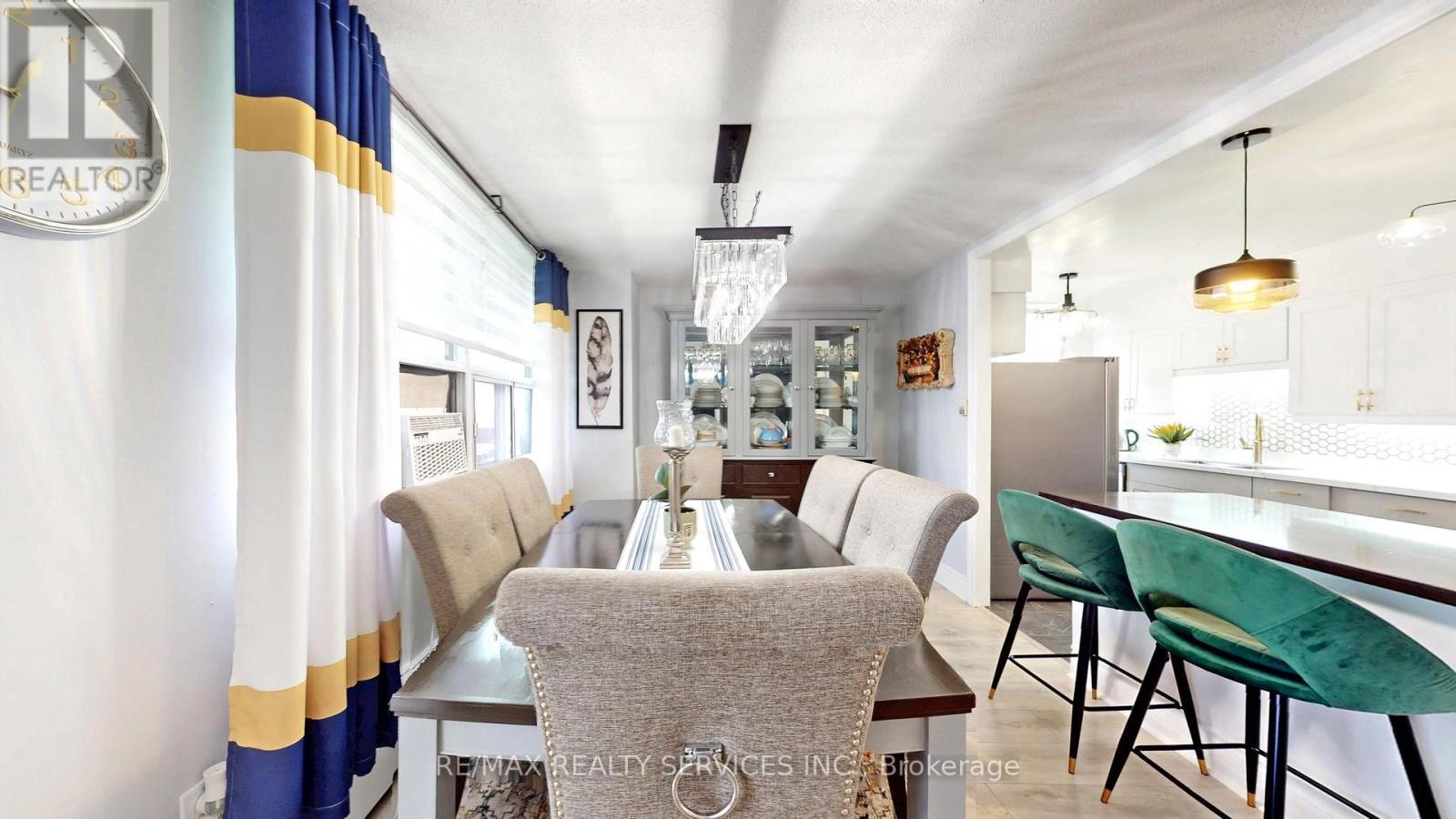 1219 - 551 The West Mall, Toronto, ON - Indoor Photo Showing Dining Room