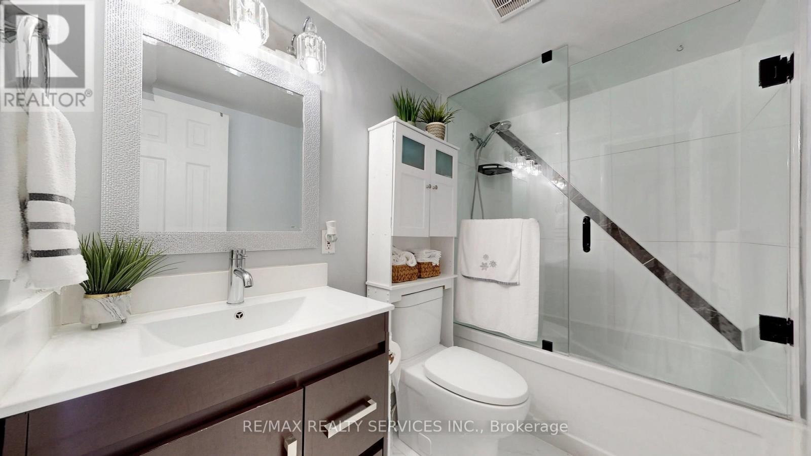 1219 - 551 The West Mall, Toronto, ON - Indoor Photo Showing Bathroom