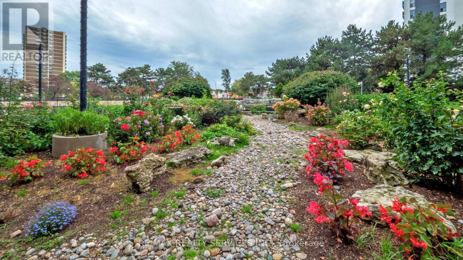 1219 - 551 The West Mall, Toronto, ON - Outdoor