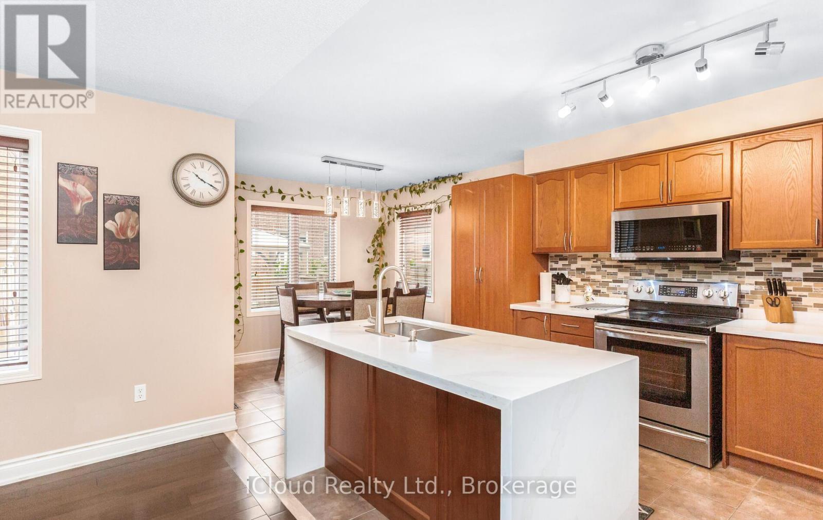 491 Landsborough Avenue, Milton, ON - Indoor Photo Showing Kitchen With Double Sink