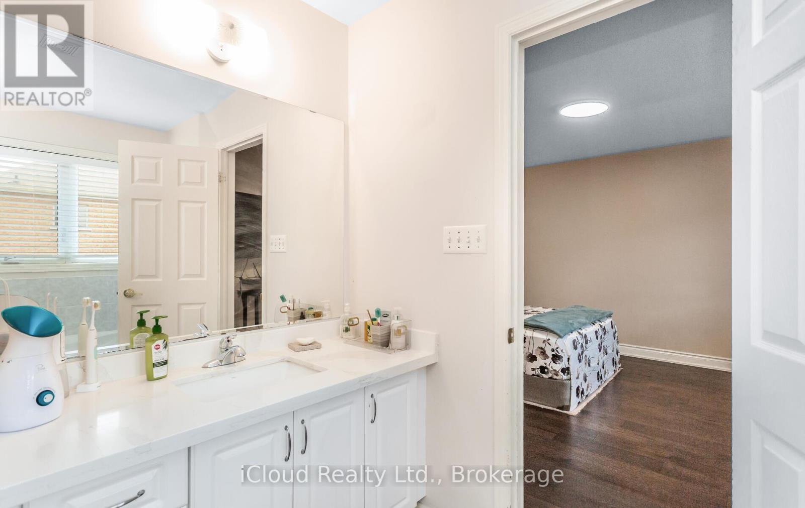 491 Landsborough Avenue, Milton, ON - Indoor Photo Showing Bathroom