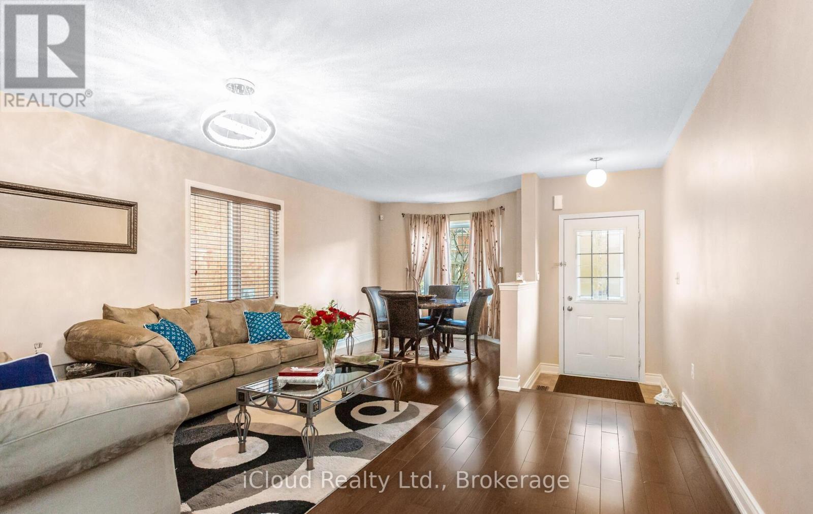 491 Landsborough Avenue, Milton, ON - Indoor Photo Showing Living Room