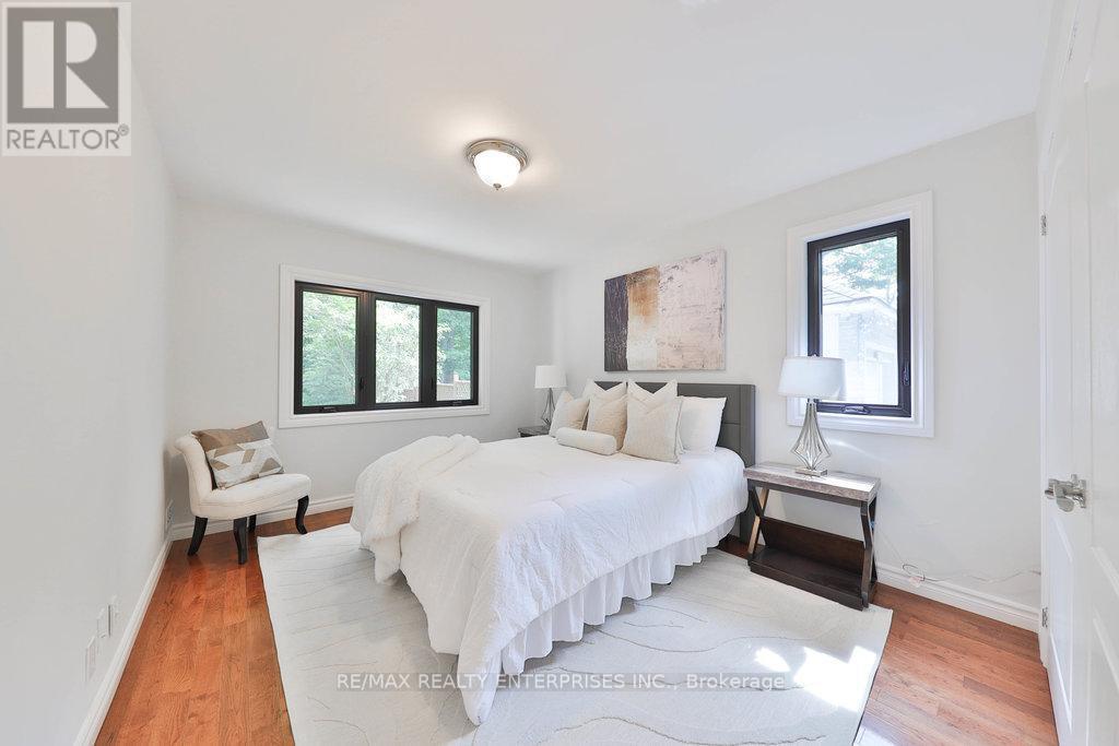 1389 Milton Avenue, Mississauga, ON - Indoor Photo Showing Bedroom