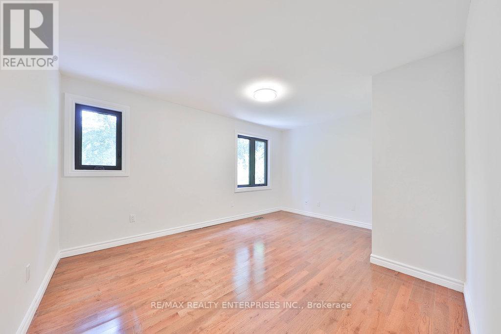1389 Milton Avenue, Mississauga, ON - Indoor Photo Showing Other Room