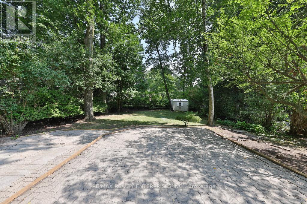 1389 Milton Avenue, Mississauga, ON - Outdoor