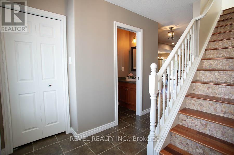 18 Gaal Court, Brantford, ON - Indoor Photo Showing Other Room