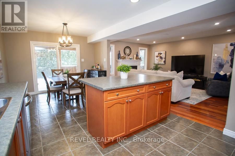 18 Gaal Court, Brantford, ON - Indoor