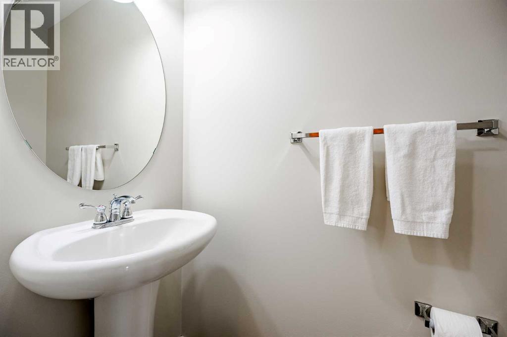 3005 Windsong Boulevard Sw, Airdrie, AB - Indoor Photo Showing Bathroom