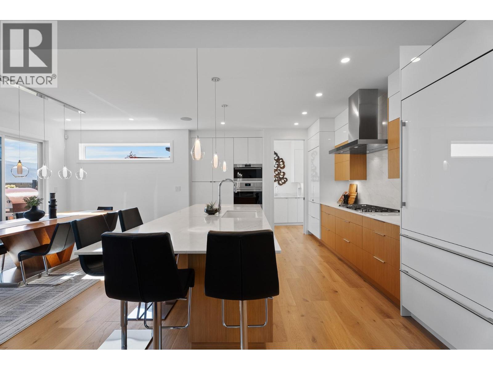 338 Rue Cheval Noir, Kamloops, BC - Indoor Photo Showing Kitchen With Upgraded Kitchen