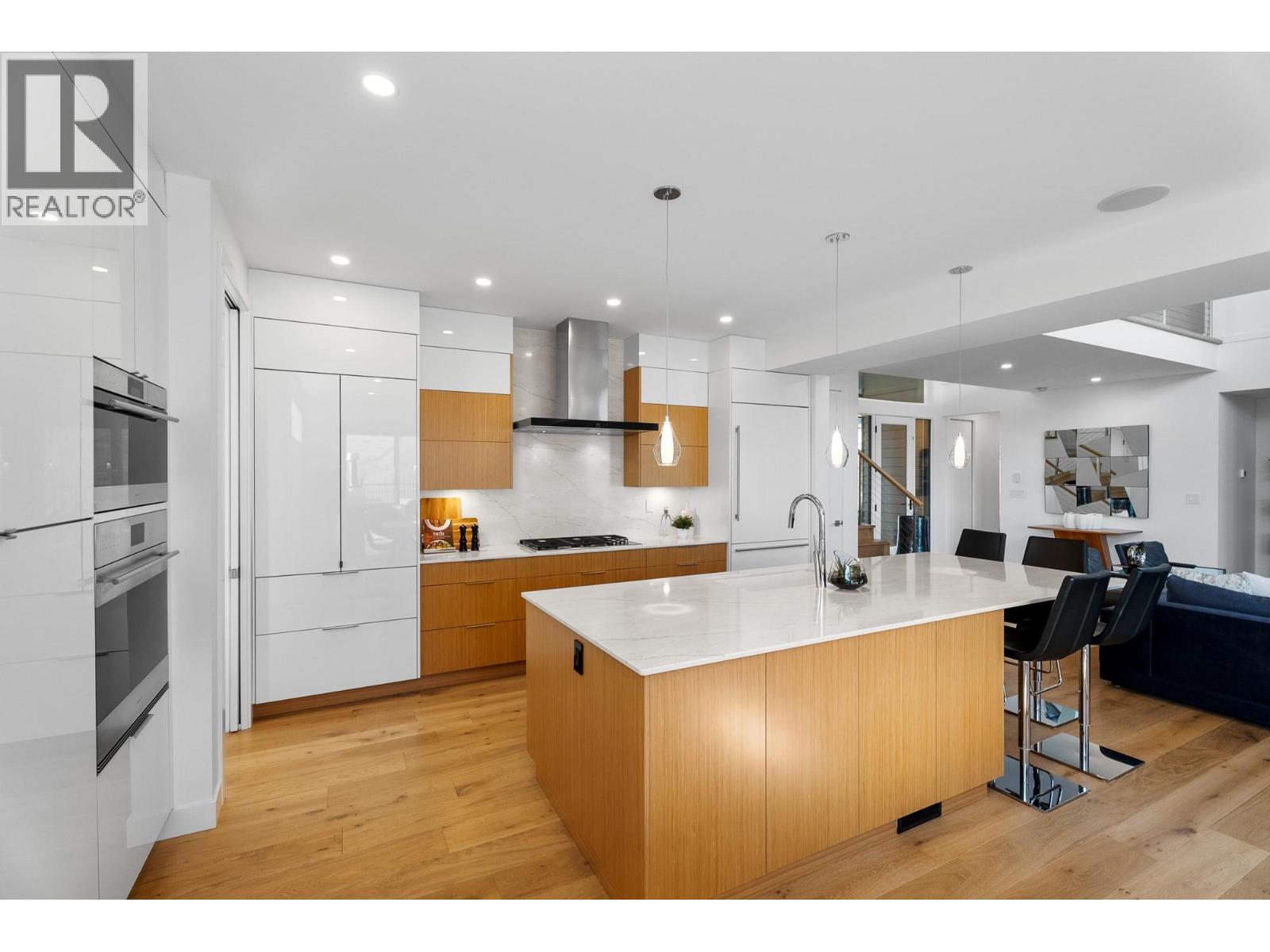 338 Rue Cheval Noir, Kamloops, BC - Indoor Photo Showing Kitchen With Upgraded Kitchen