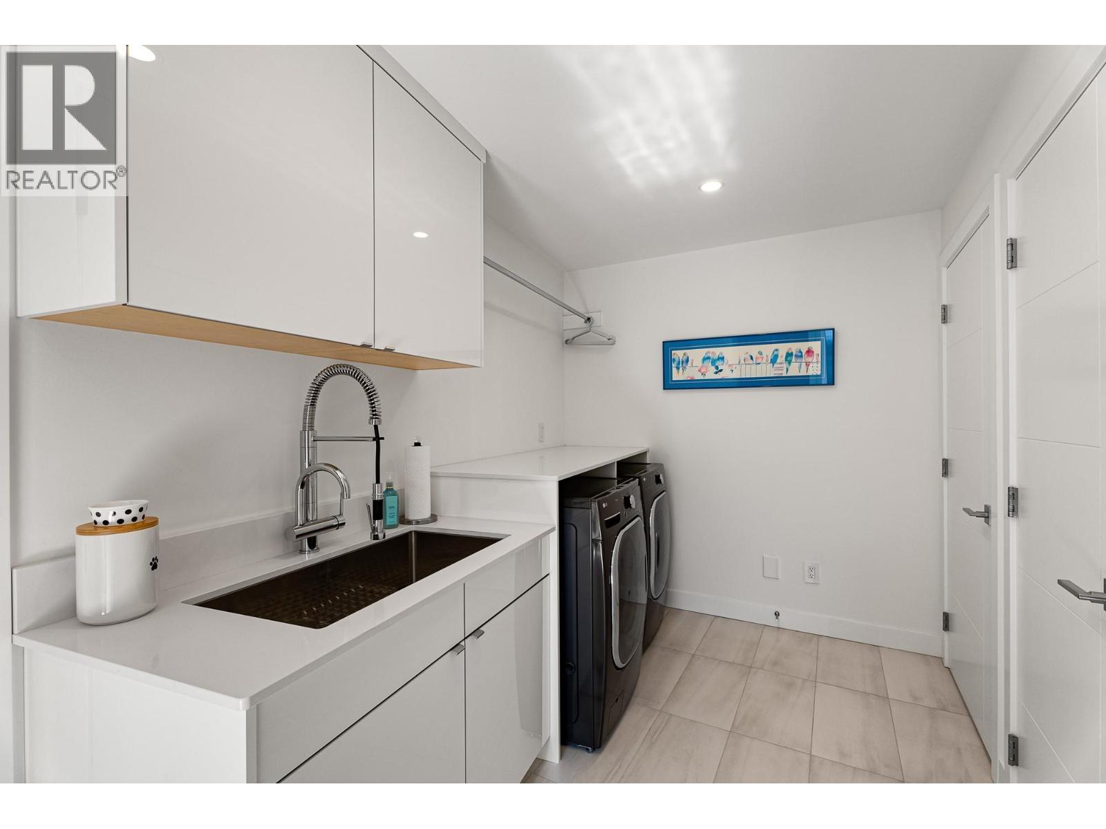 338 Rue Cheval Noir, Kamloops, BC - Indoor Photo Showing Laundry Room
