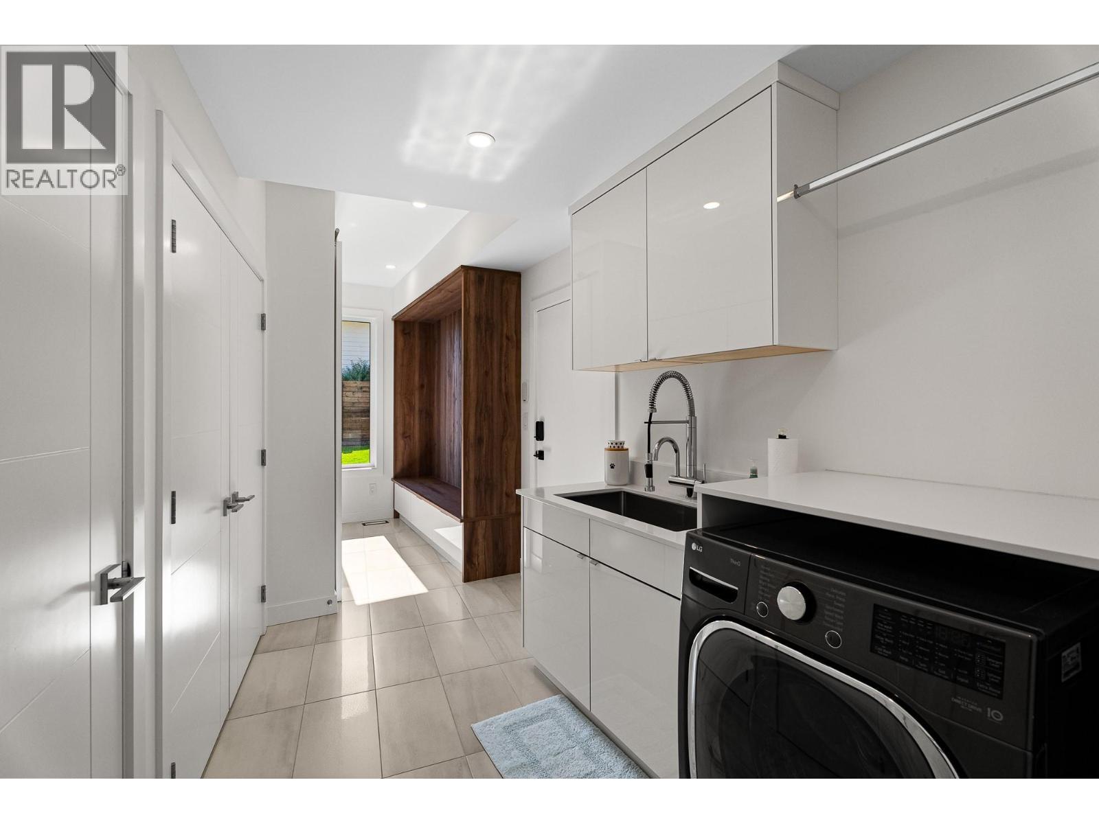 338 Rue Cheval Noir, Kamloops, BC - Indoor Photo Showing Laundry Room