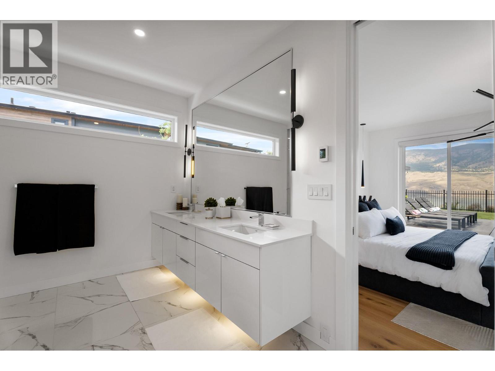 338 Rue Cheval Noir, Kamloops, BC - Indoor Photo Showing Bedroom