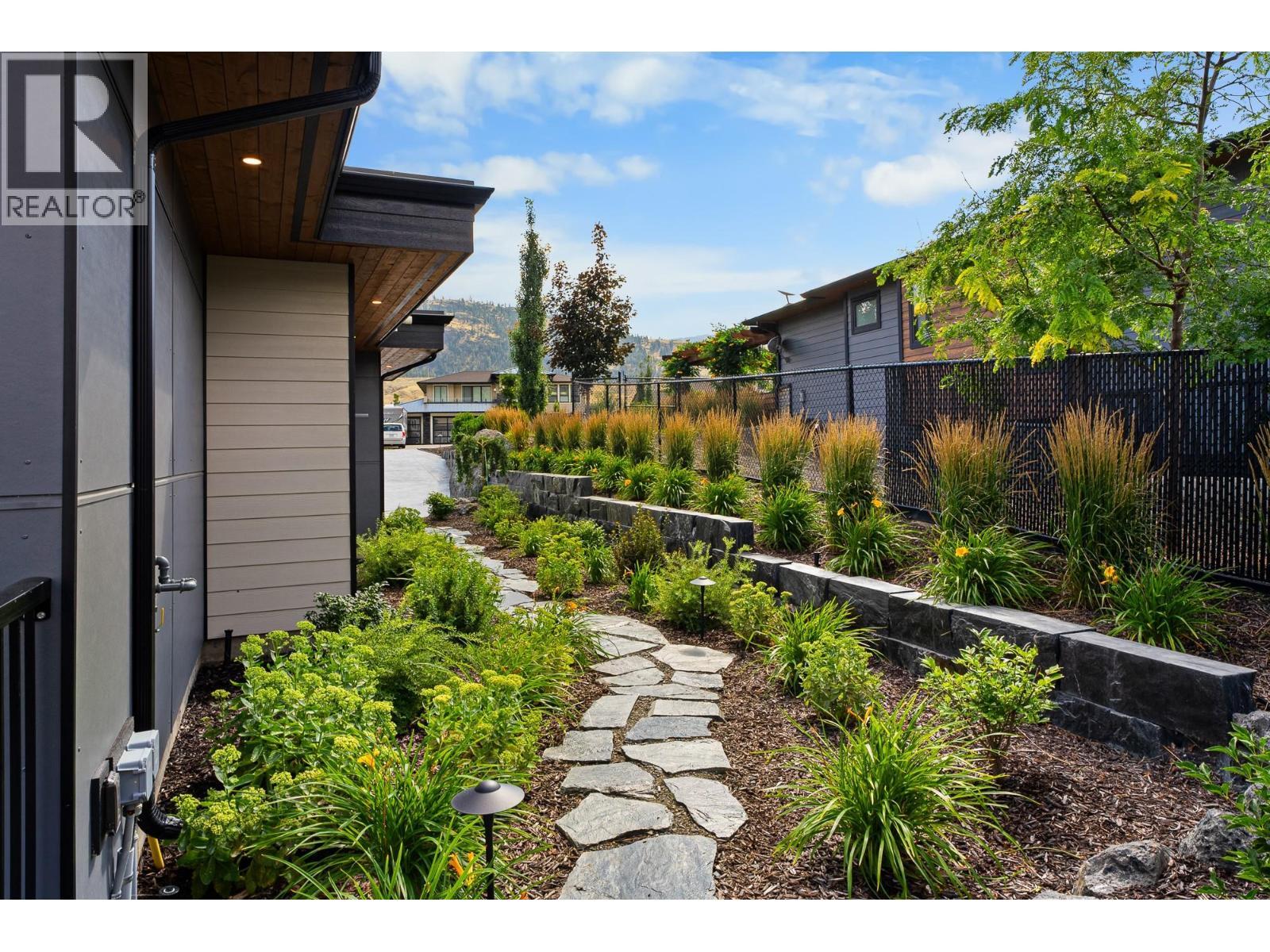 338 Rue Cheval Noir, Kamloops, BC - Outdoor With Exterior