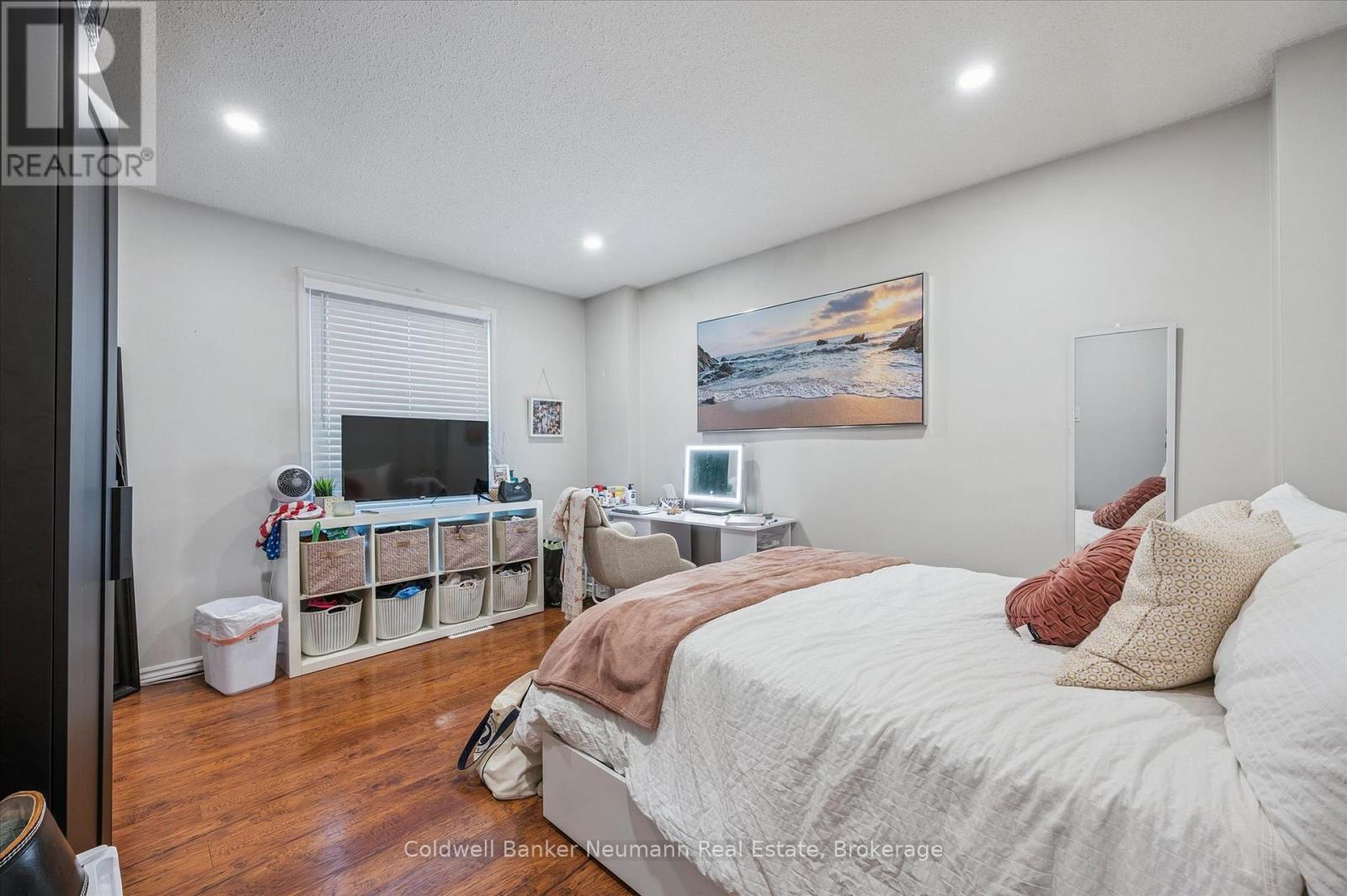 79 Janefield Avenue, Guelph (Dovercliffe Park/Old University), ON - Indoor Photo Showing Bedroom