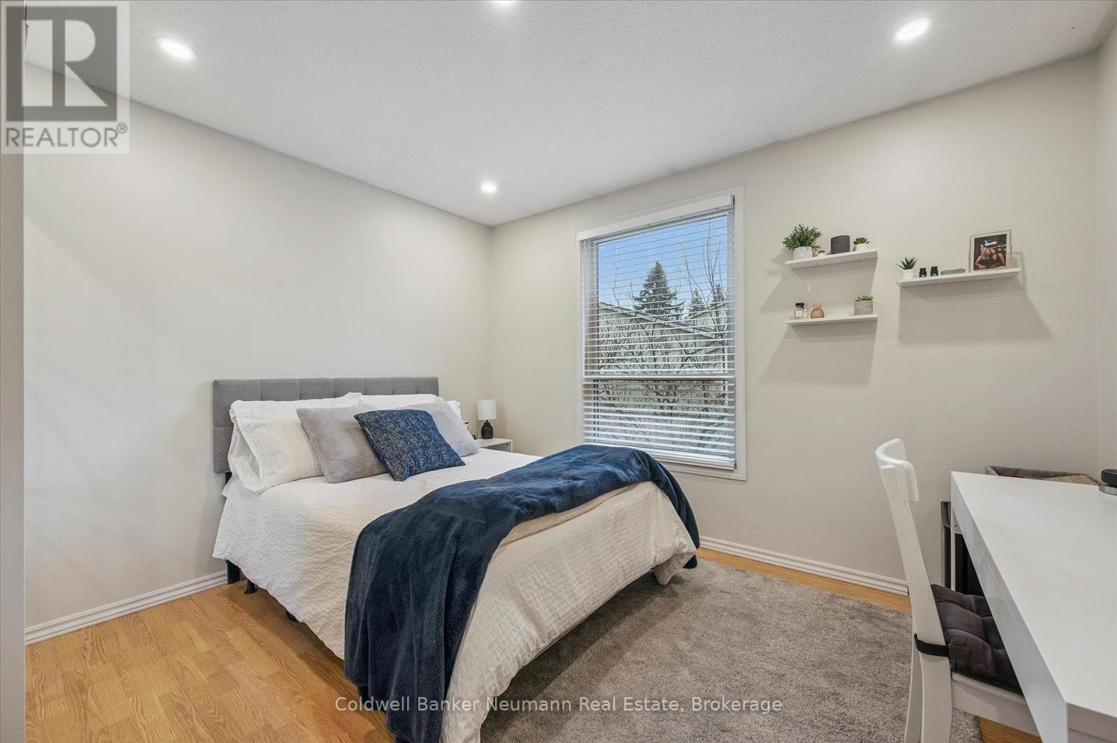 79 Janefield Avenue, Guelph (Dovercliffe Park/Old University), ON - Indoor Photo Showing Bedroom