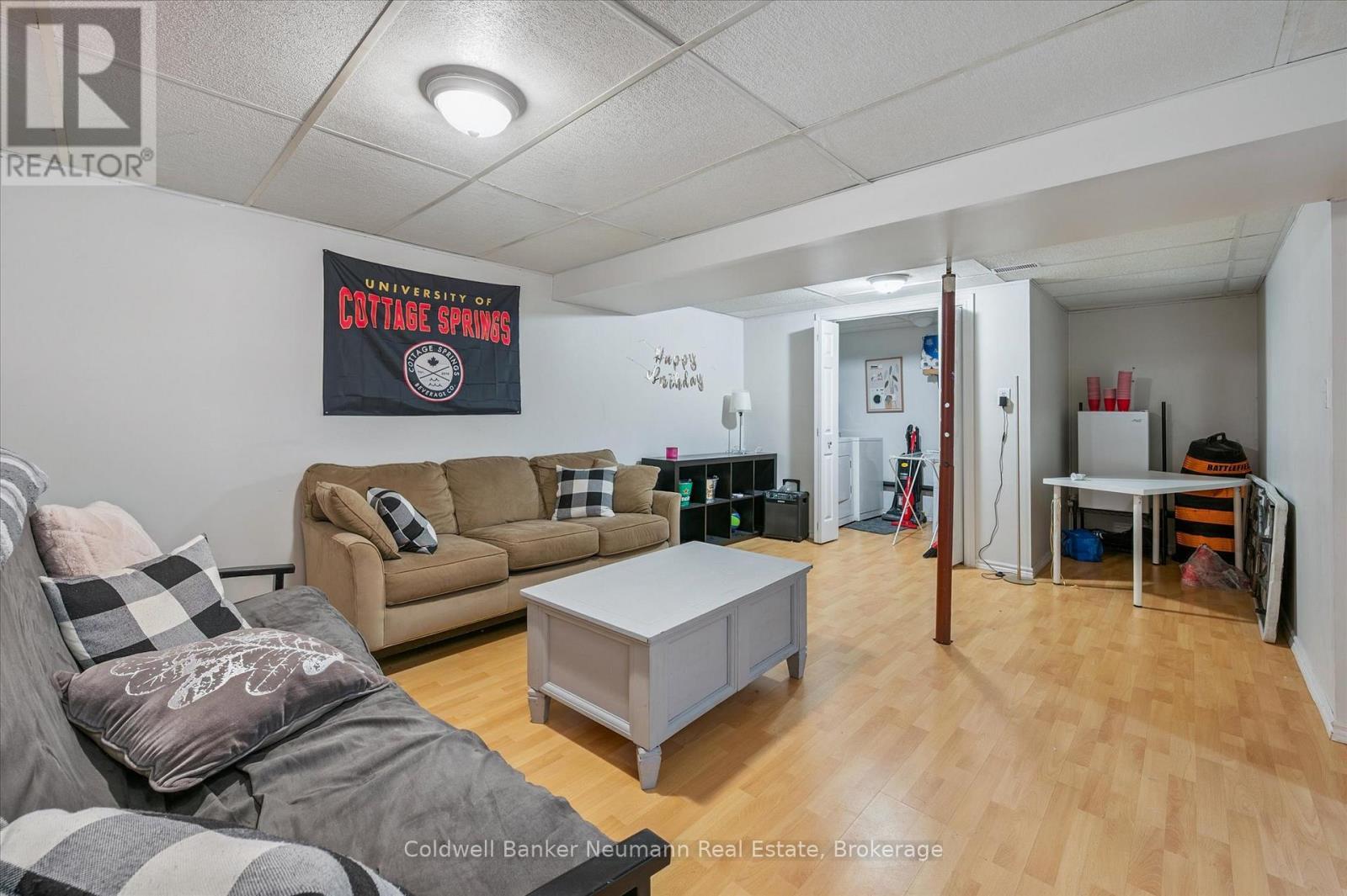 79 Janefield Avenue, Guelph (Dovercliffe Park/Old University), ON - Indoor Photo Showing Living Room
