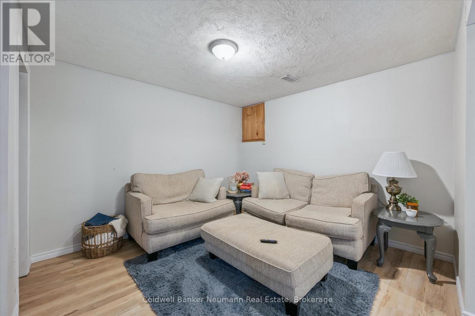 79 Janefield Avenue, Guelph (Dovercliffe Park/Old University), ON - Indoor Photo Showing Living Room