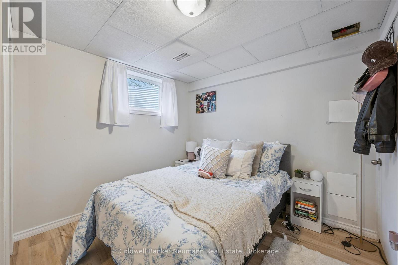 79 Janefield Avenue, Guelph (Dovercliffe Park/Old University), ON - Indoor Photo Showing Bedroom