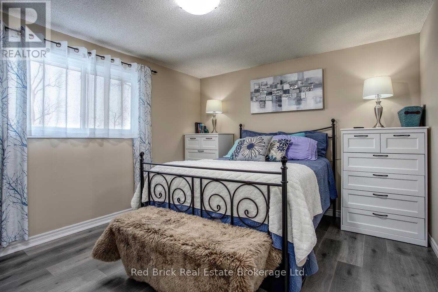 235 Wellington Street, Centre Wellington (Fergus), ON - Indoor Photo Showing Bedroom
