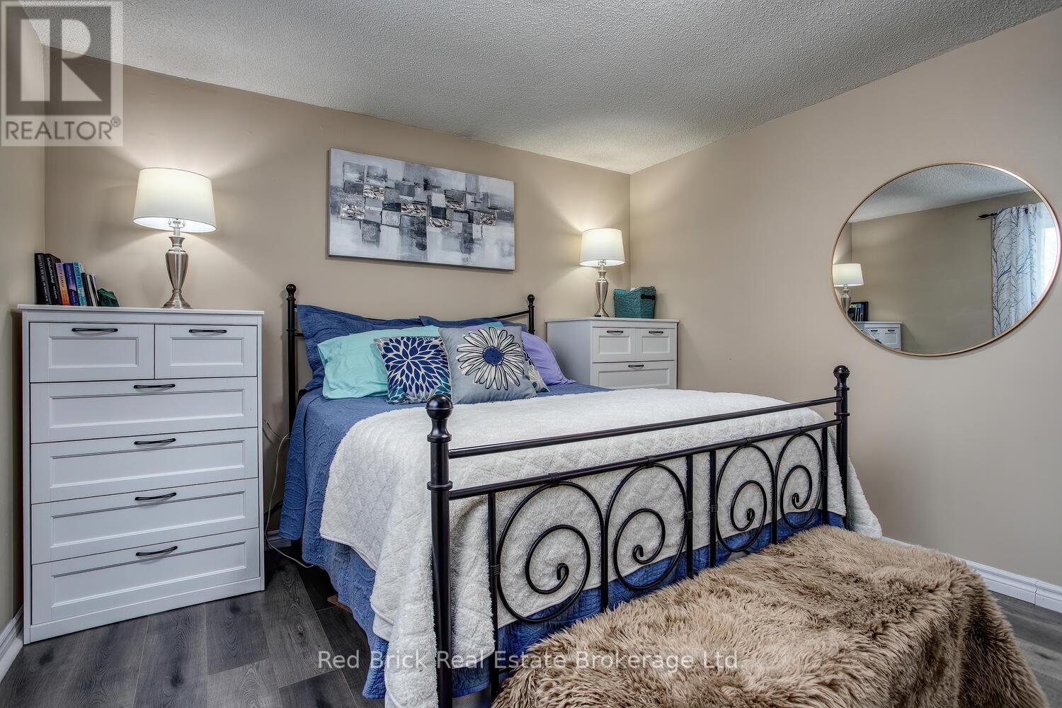 235 Wellington Street, Centre Wellington (Fergus), ON - Indoor Photo Showing Bedroom