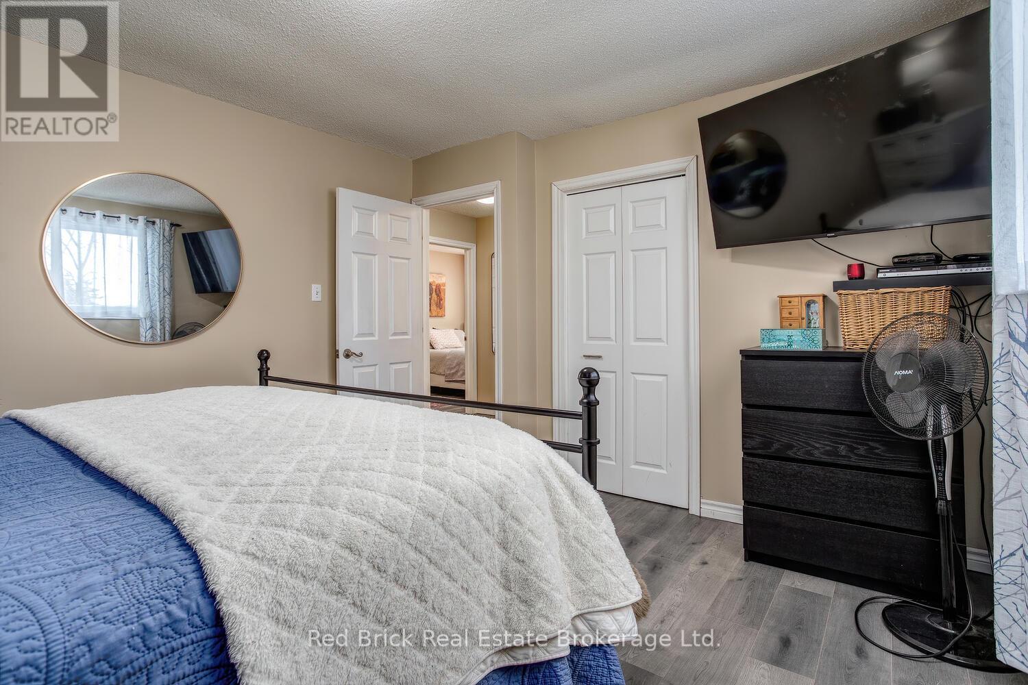 235 Wellington Street, Centre Wellington (Fergus), ON - Indoor Photo Showing Bedroom