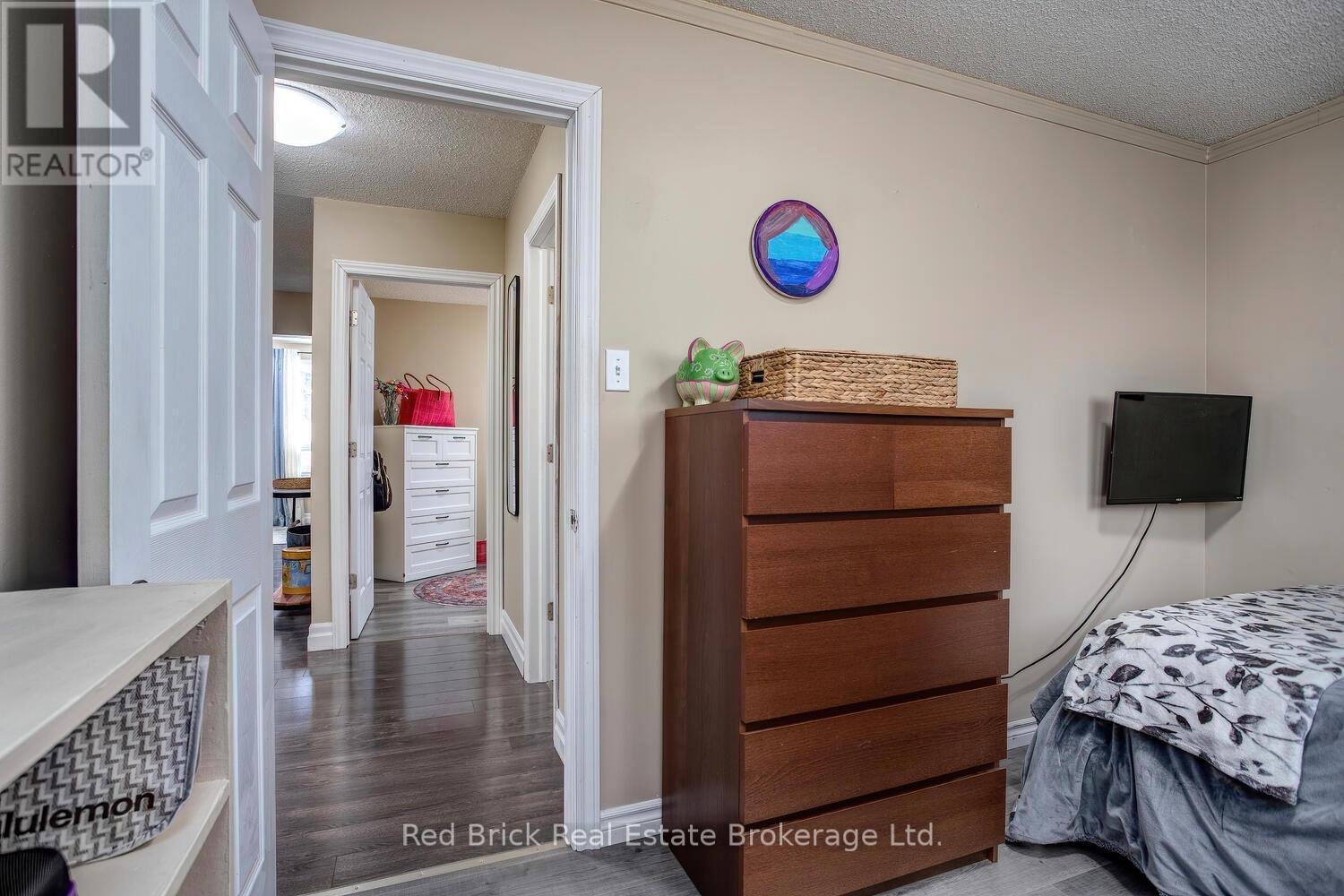 235 Wellington Street, Centre Wellington (Fergus), ON - Indoor Photo Showing Bedroom