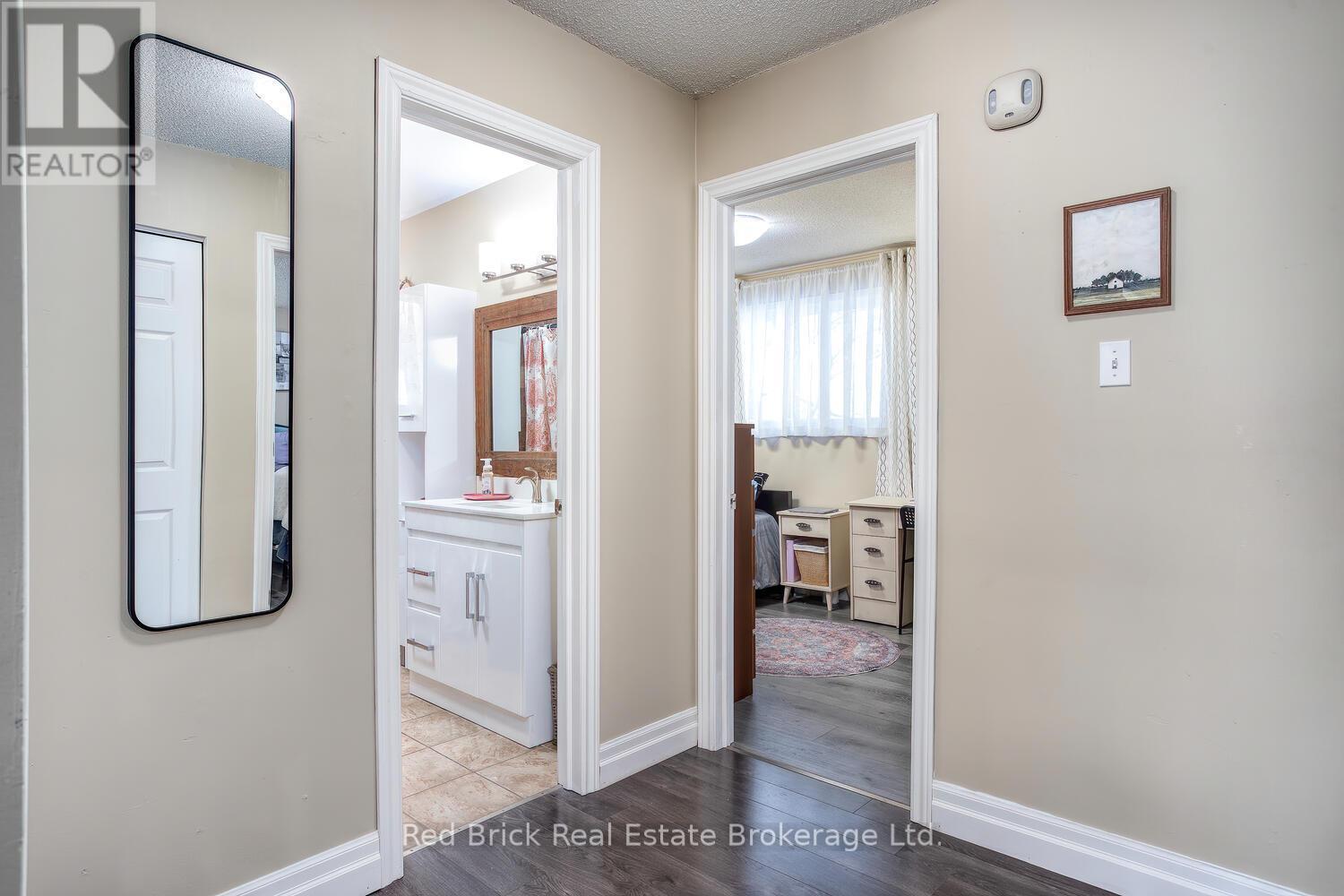 235 Wellington Street, Centre Wellington (Fergus), ON - Indoor Photo Showing Other Room