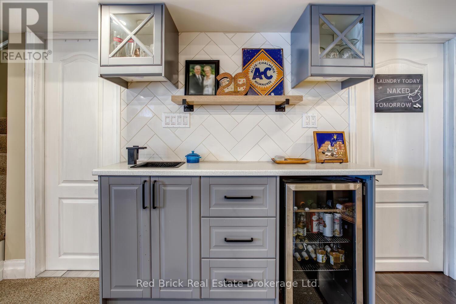 235 Wellington Street, Centre Wellington (Fergus), ON - Indoor