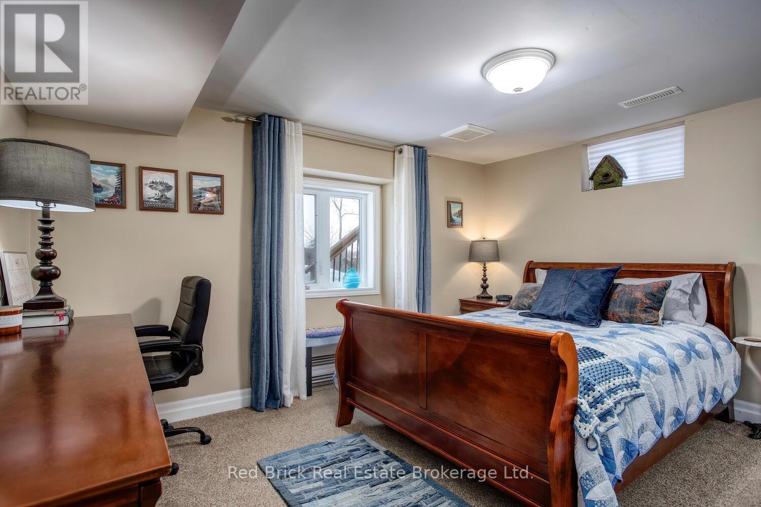 235 Wellington Street, Centre Wellington (Fergus), ON - Indoor Photo Showing Bedroom